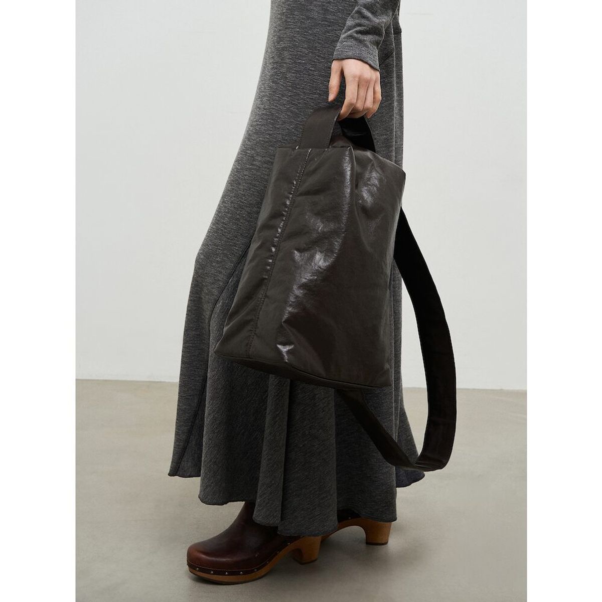 앙개(ANGGAE) Boxer Padded Bag  Brown