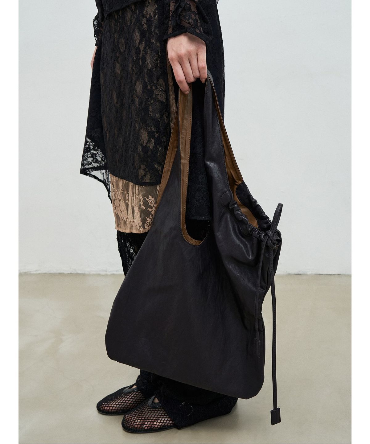 앙개(ANGGAE) Flat Bag   Brown