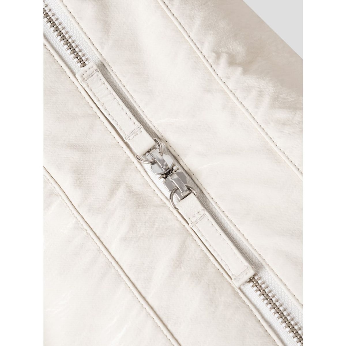 앙개(ANGGAE) Solid Triangle Bag  Ivory