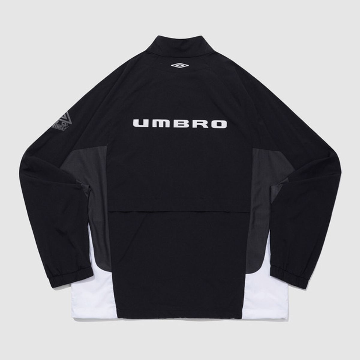 엄브로(UMBRO) PTR 워밍업 스탠넥 바람막이 자켓 블랙(UQ121SJK21)