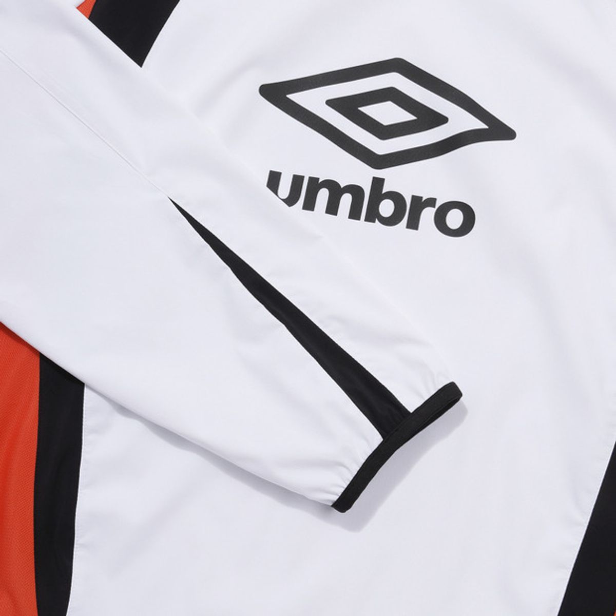 엄브로(UMBRO) PTR 워밍업 하이넥 피스테 화이트(UQ121SWT21)