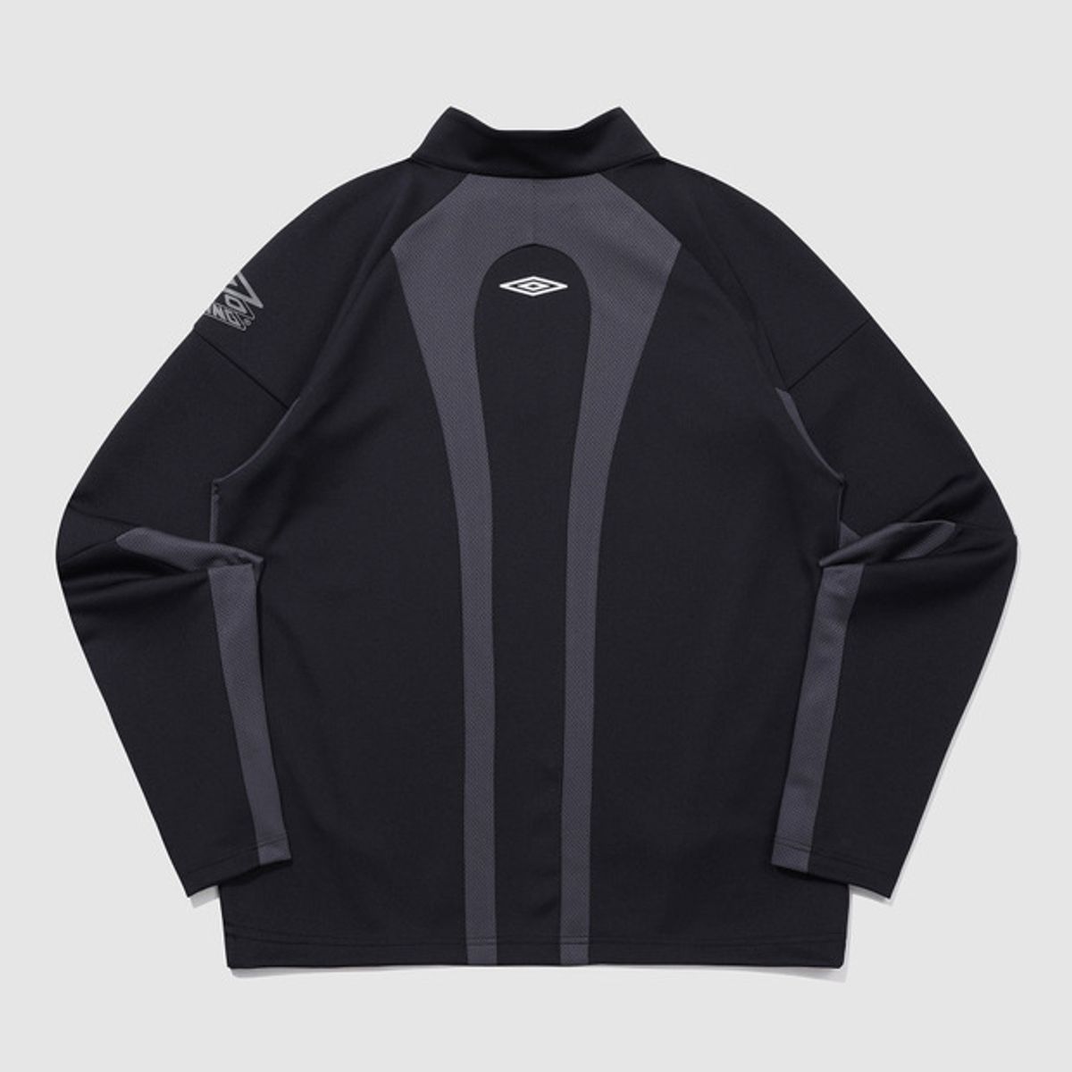 엄브로(UMBRO) PTR 필드 트레이닝 풋볼 하프집업 블랙(UQ121SFS21)