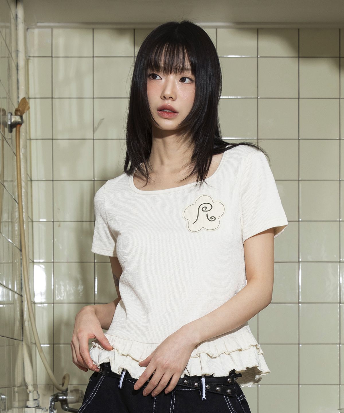 루나키후(RuNaKi'Hu') WXT047 프릴 레이어드 스퀘어넥 숏슬리브 (IVORY)