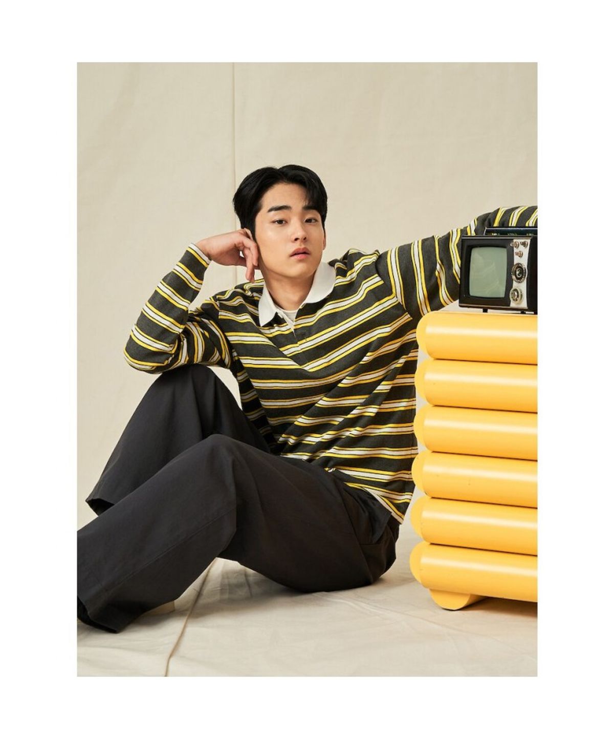 빈폴 멘(BEANPOLE MEN) 스트라이프 칼라넥 티셔츠  그레이 (BC5241C163)