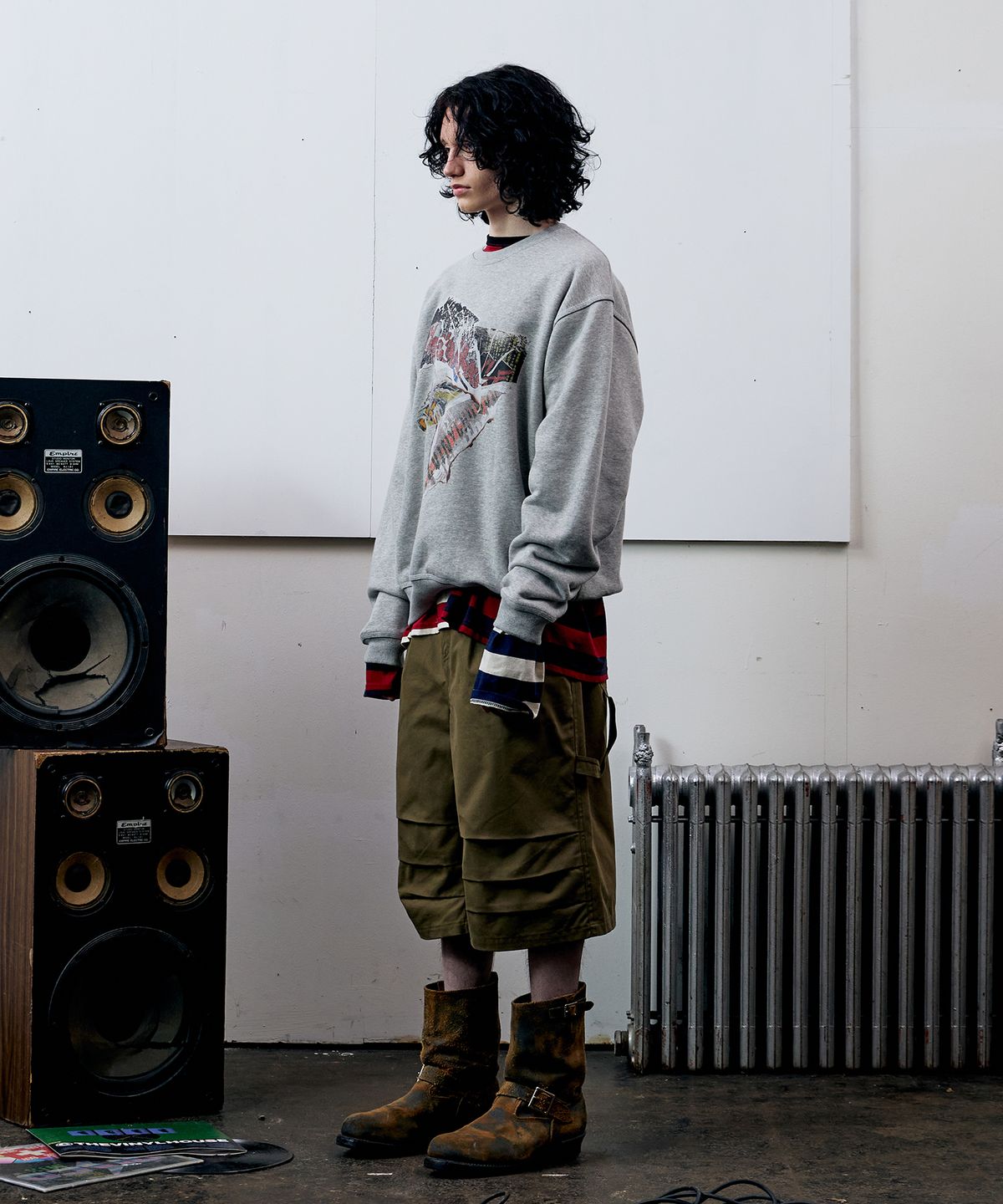 더바이닐하우스(THEVINYLHOUSE) BURNING PAPER SWEATSHIRT GREY