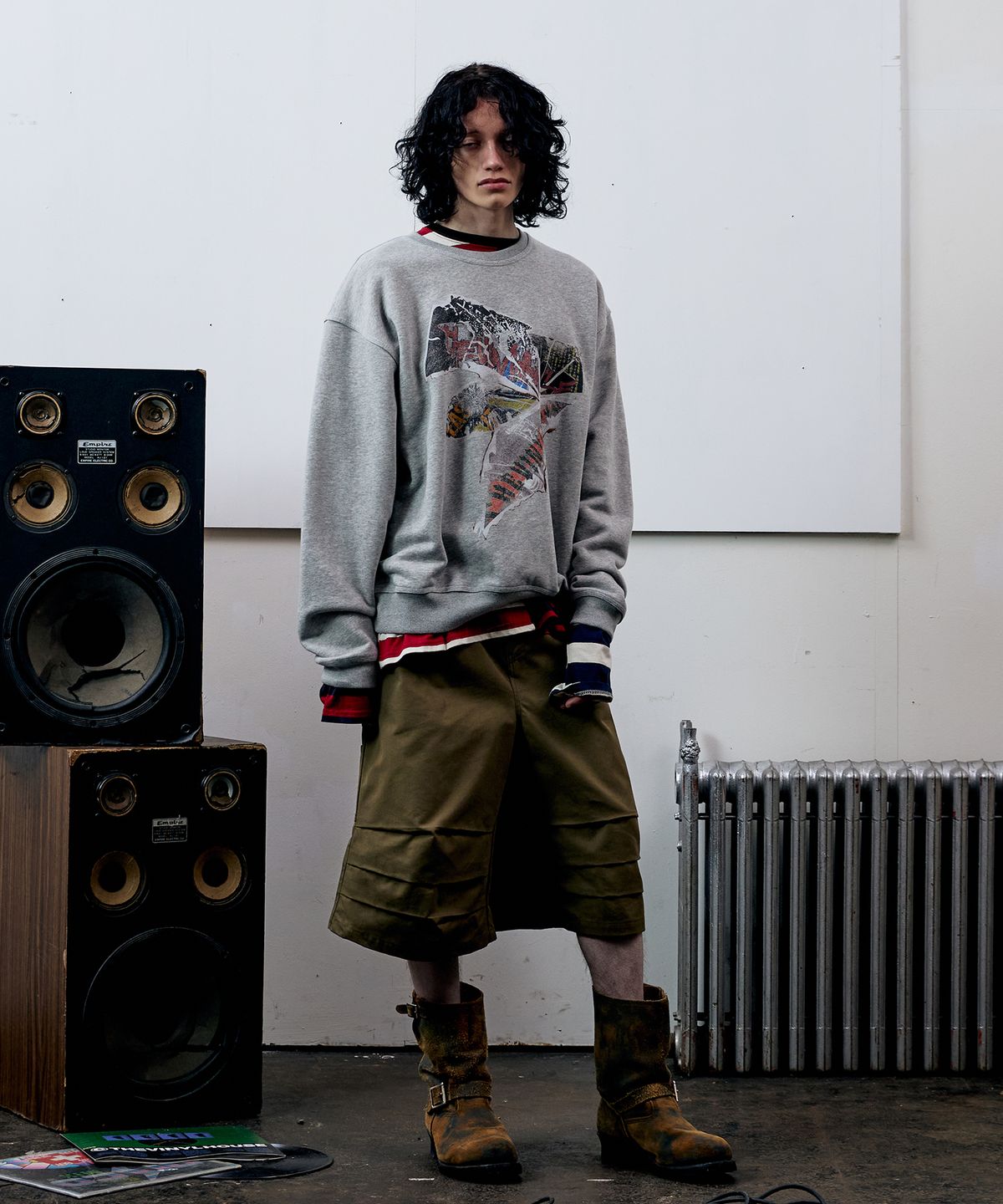 더바이닐하우스(THEVINYLHOUSE) BURNING PAPER SWEATSHIRT GREY