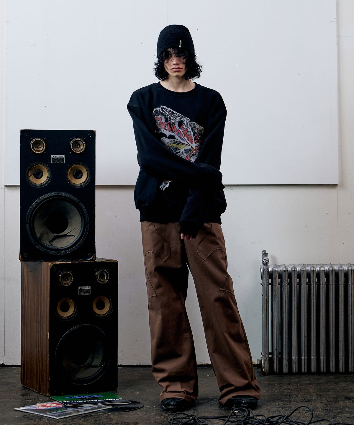 더바이닐하우스(THEVINYLHOUSE) BURNING PAPER SWEATSHIRT BLACK