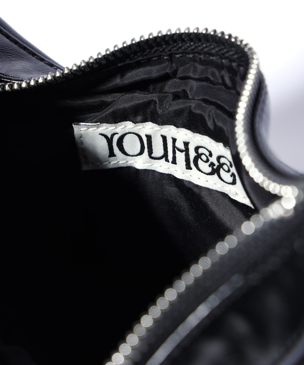 유희(YOUHEE) STAR LEATHER HOBO BAG BLACK