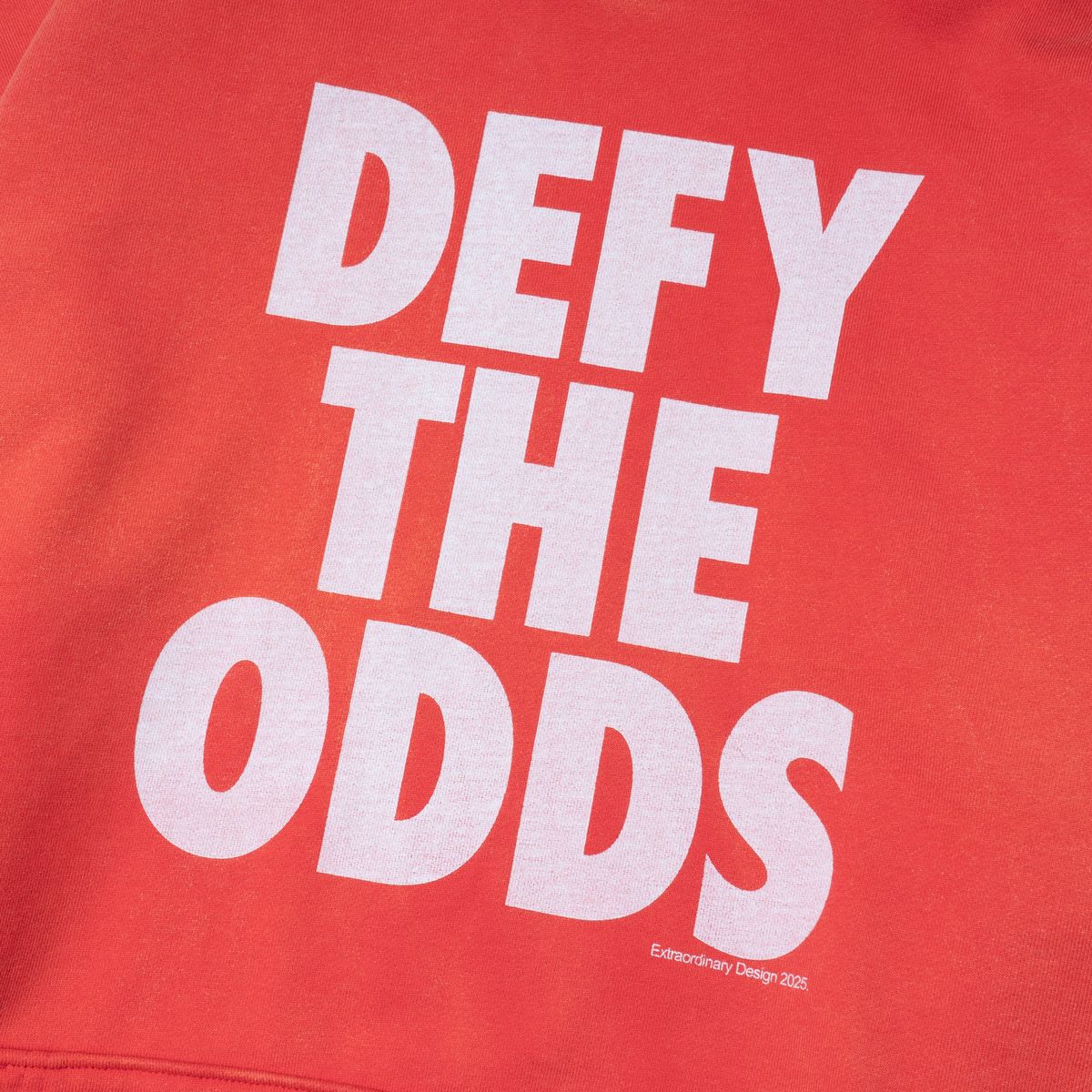 엑스트라오디너리(EXTRAORDINARY) DEFY THE ODDS FADE WASHING HOODIE RED