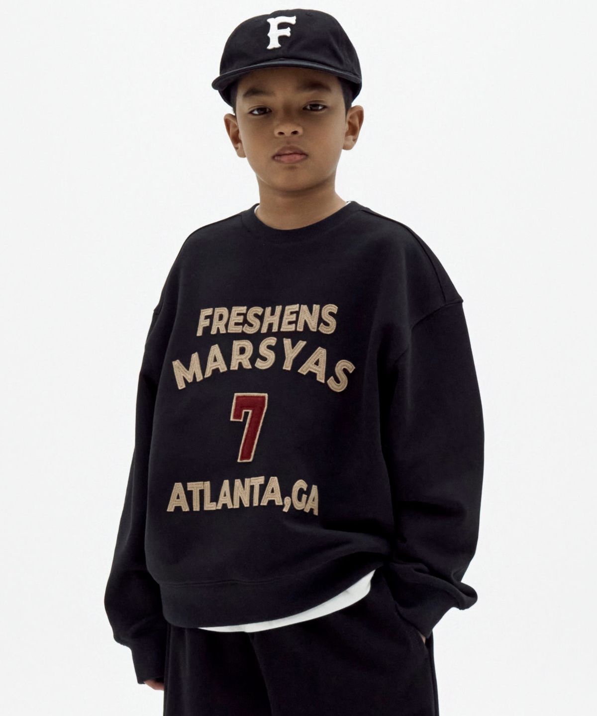 테이크이지 키즈(TAKEASY KIDS) 마르시아스 크루넥 절개 오버맨투맨 (블랙)
