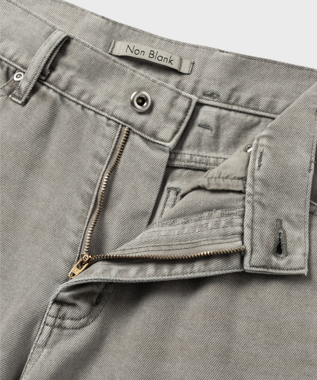 넌블랭크(NONBLANK) 다잉 데님 팬츠_GREYISH KHAKI