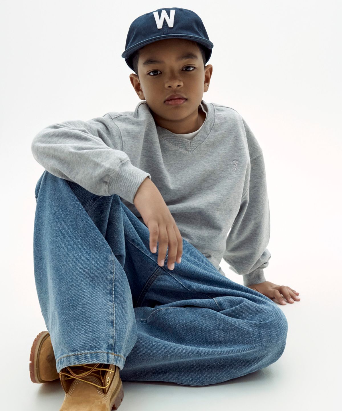 테이크이지 키즈(TAKEASY KIDS) 스몰라쿠 브이넥 오버맨투맨 (멜란지그레이)