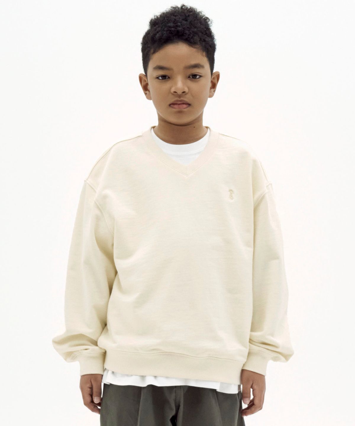 테이크이지 키즈(TAKEASY KIDS) 스몰라쿠 브이넥 오버맨투맨 (크림)