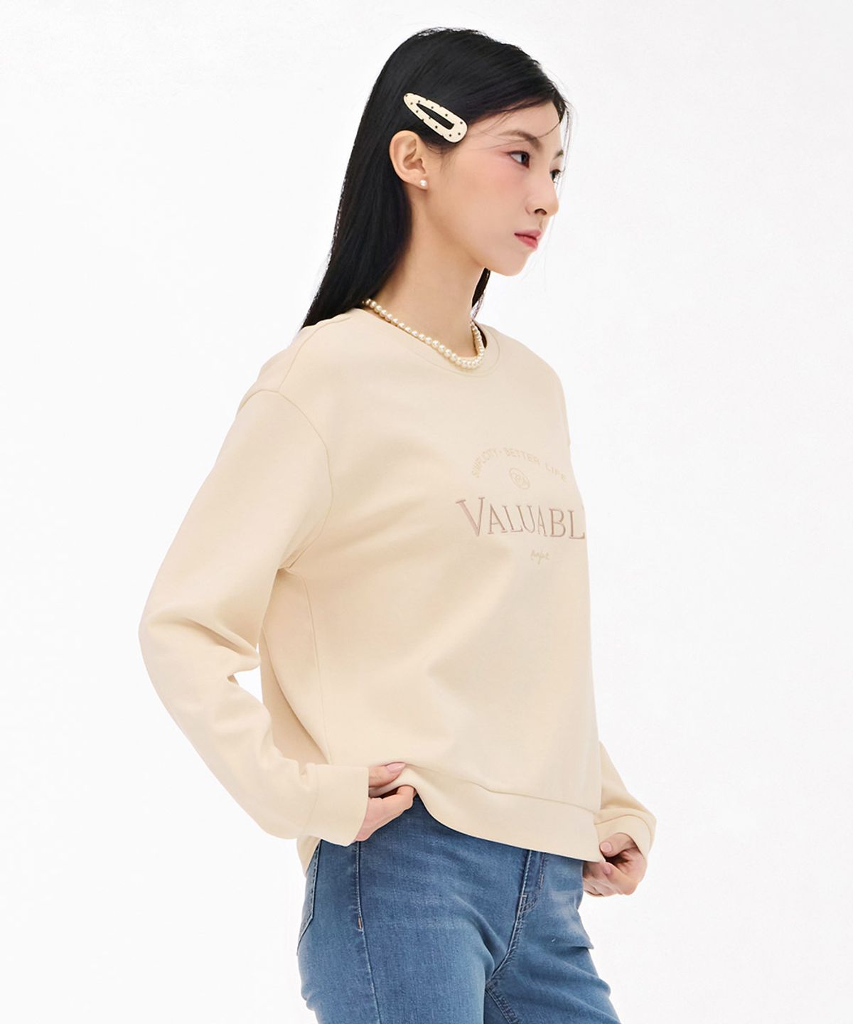 체이스컬트(CHASECULT) 여성 자수 레터링 맨투맨 티셔츠-베이지