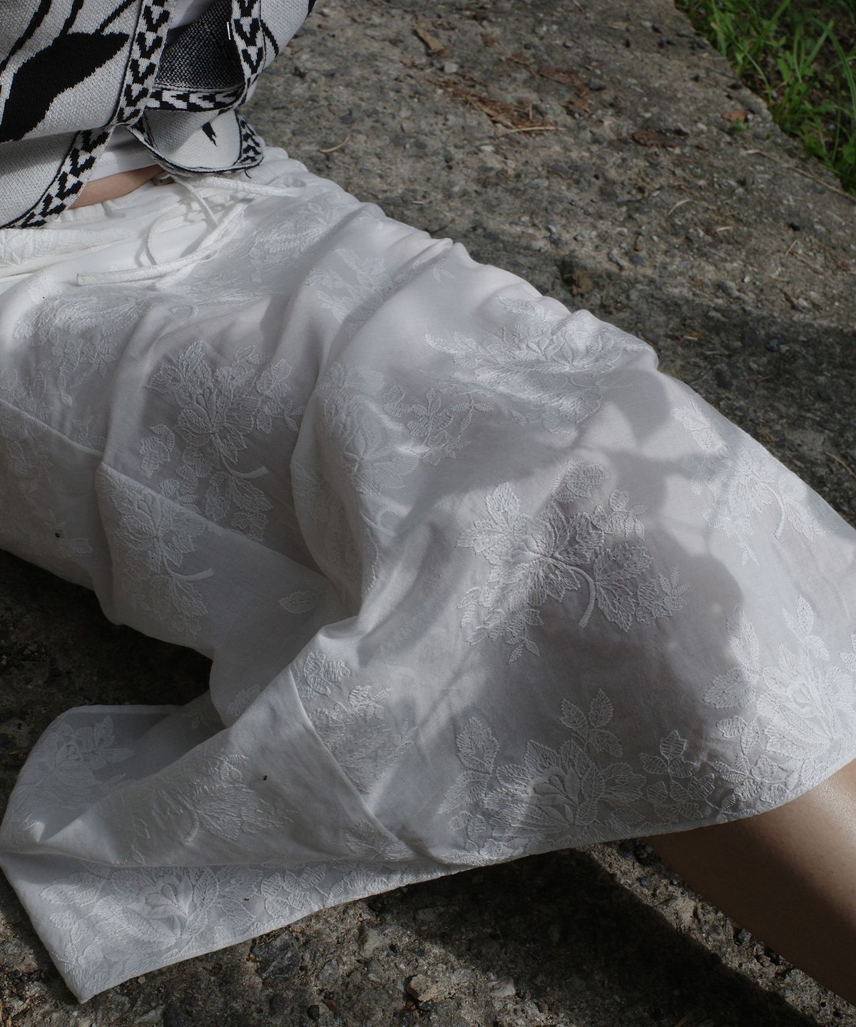 엔오르(EN OR) FLOWER LACE SKIRT - WHITE