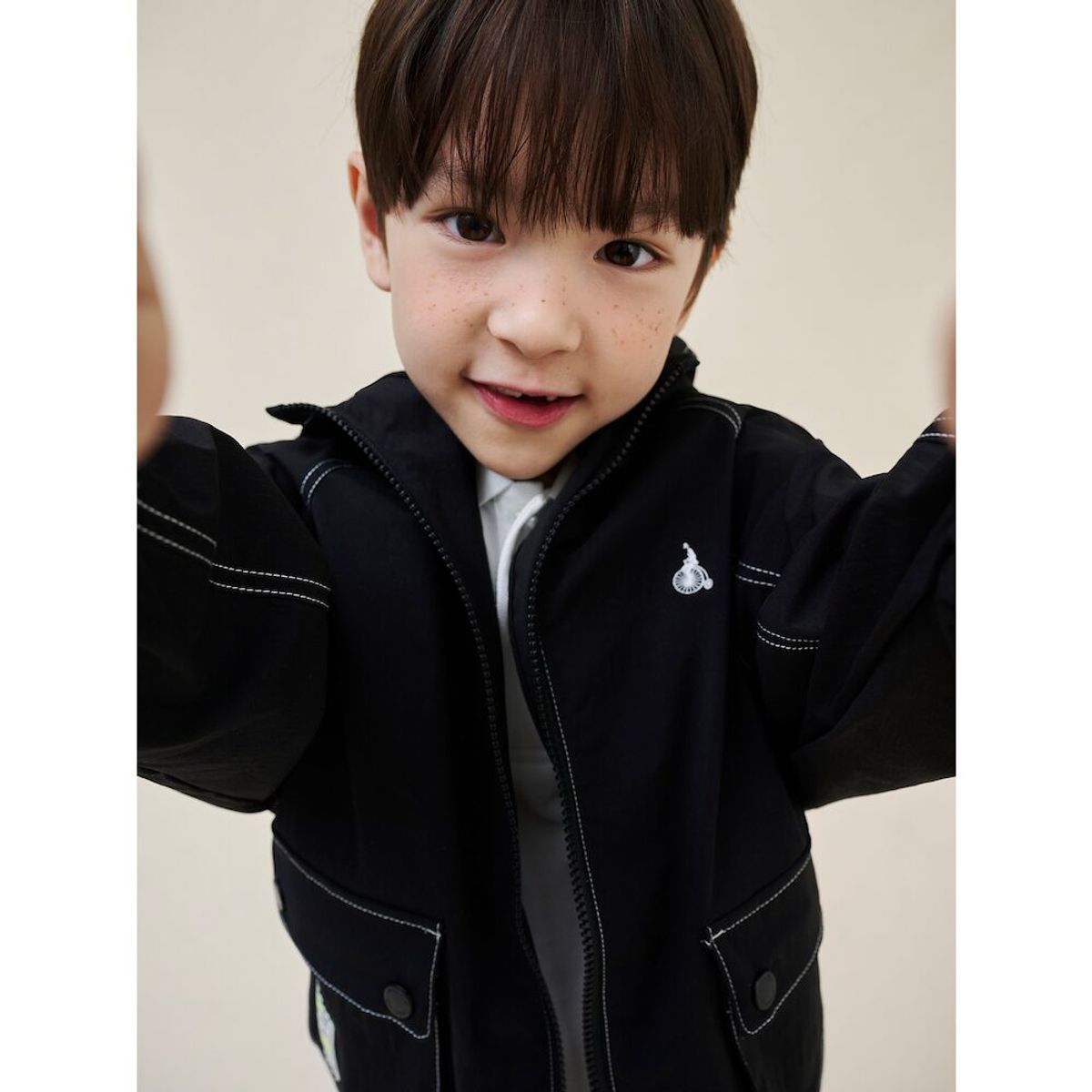 빈폴 키즈(BEANPOLE KIDS) 스티치 워크 팬츠  블랙 (BI5121U045)