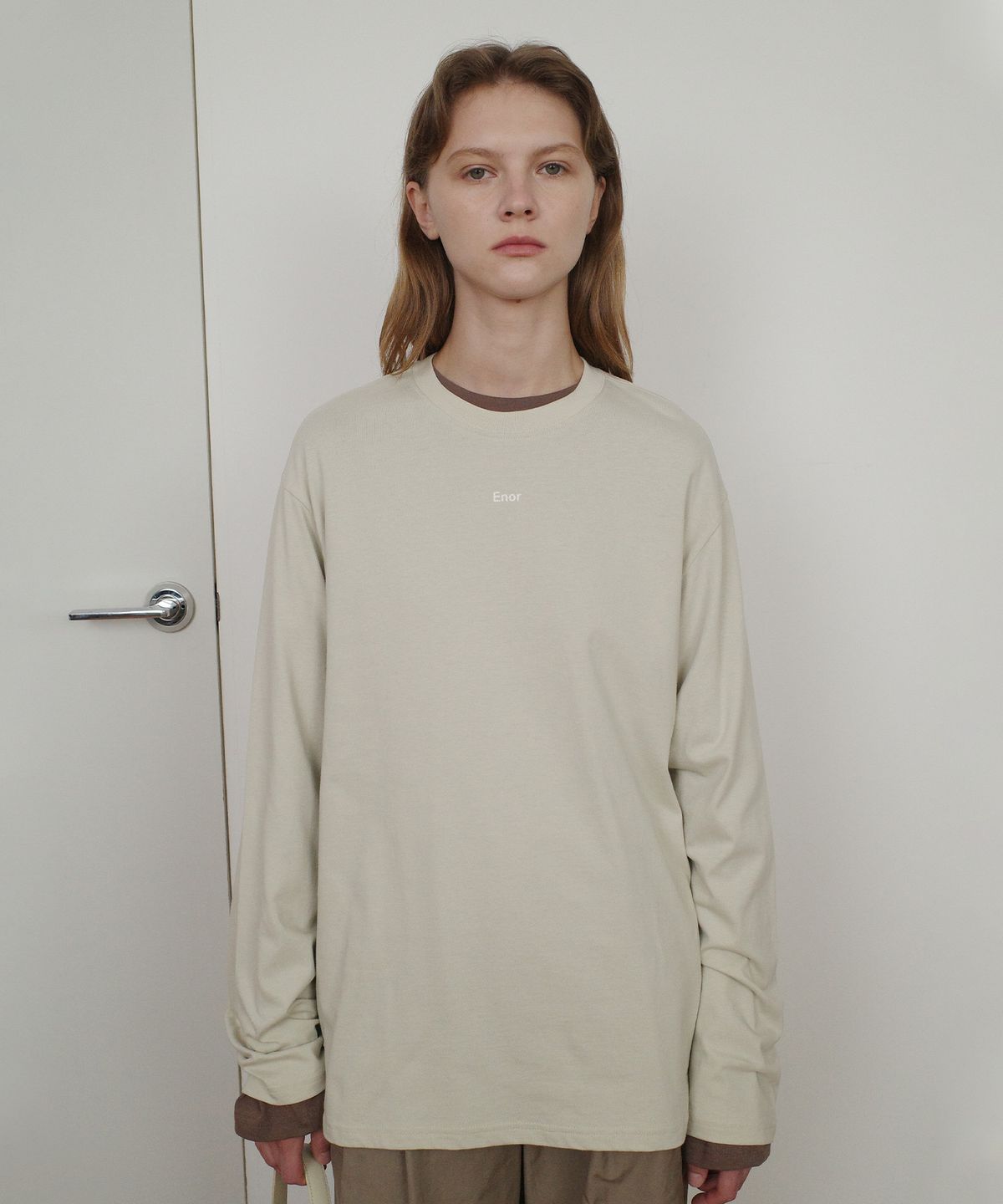 엔오르(EN OR) BASIC ENOR LONG SLEEVE T-SHIRT - BEIGE