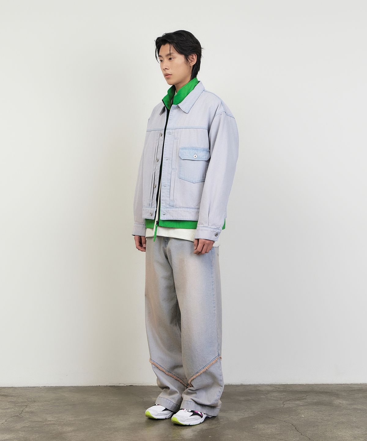 논타입(NONTYPE) DENIM PANELLING TRUCKER JACKET (PINKISH BLUE)