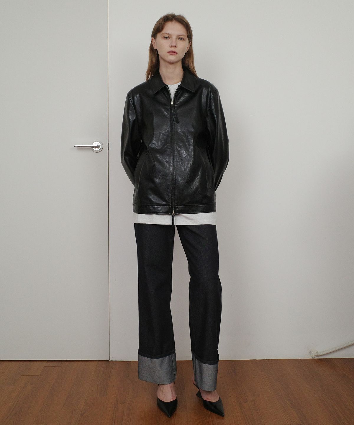 엔오르(EN OR) GLOSSY VEGAN LEATHER JACKET - BLACK