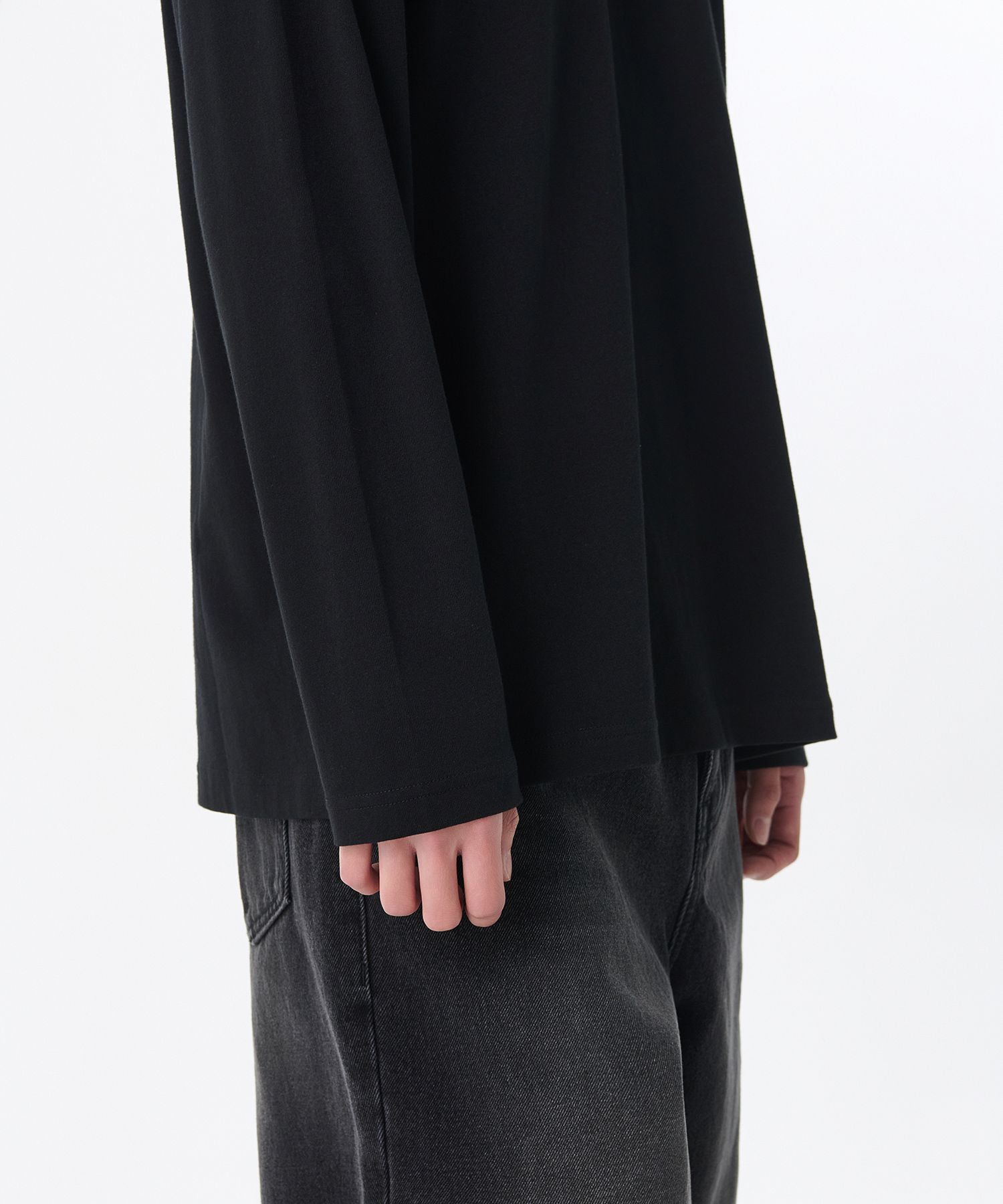 MUSINSA | MUSINSA STANDARD Relaxed Crew Neck Long Sleeve T