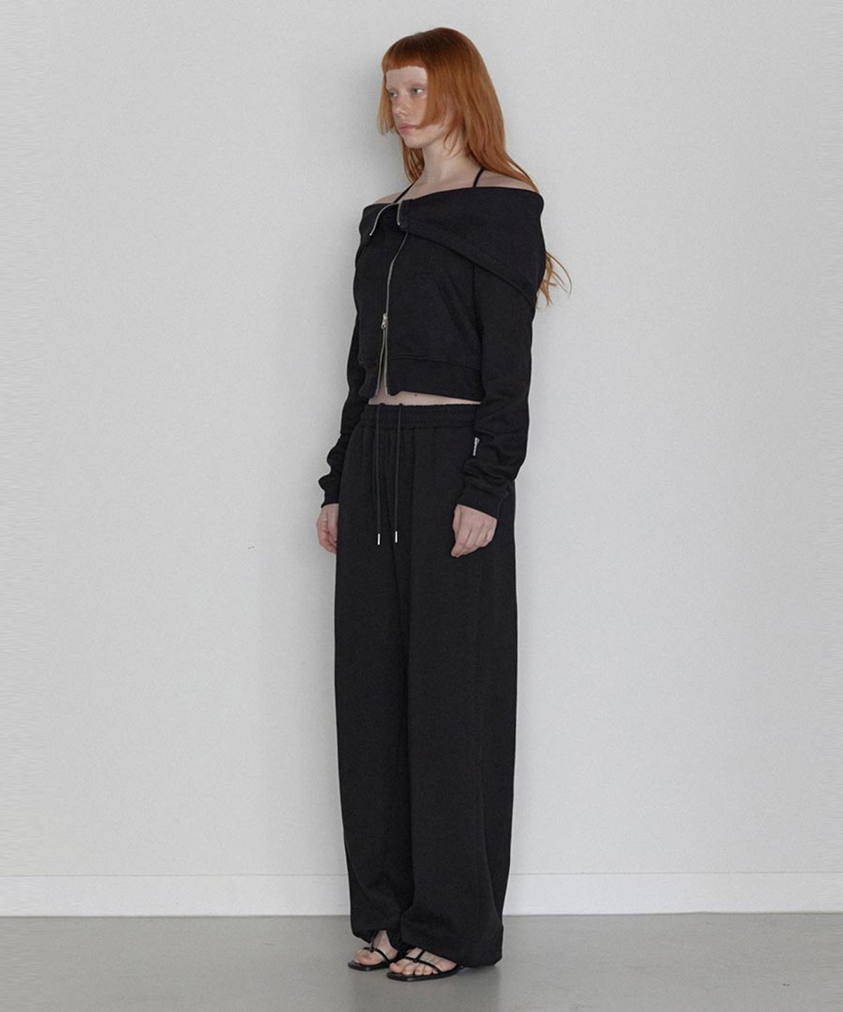 렌세(RENSE) Open Halter Hoodie Zip-Up Black