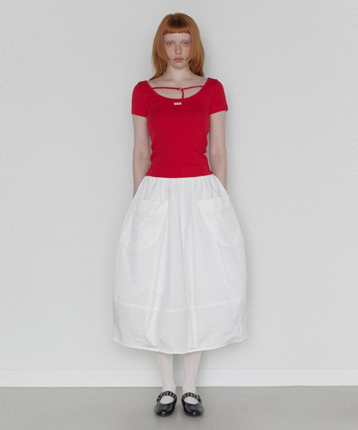 렌세(RENSE) Back Point Boat Neck Half Tee Red