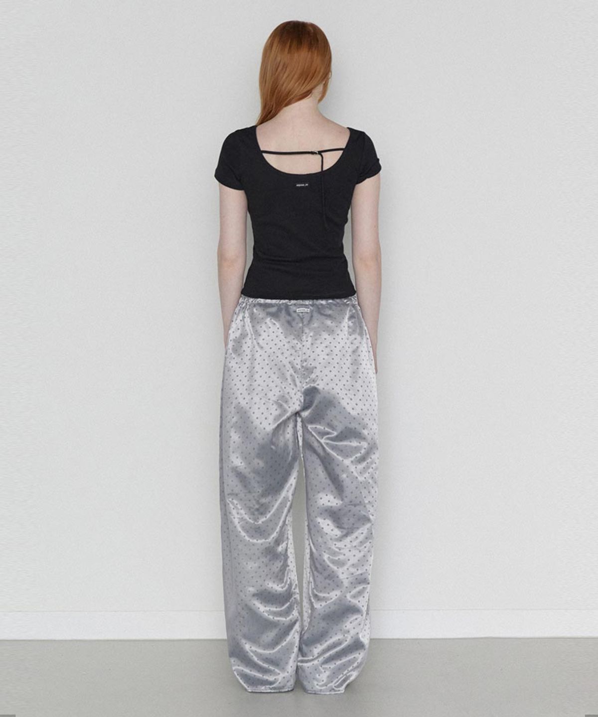 렌세(RENSE) Back Point Boat Neck Half Tee Black