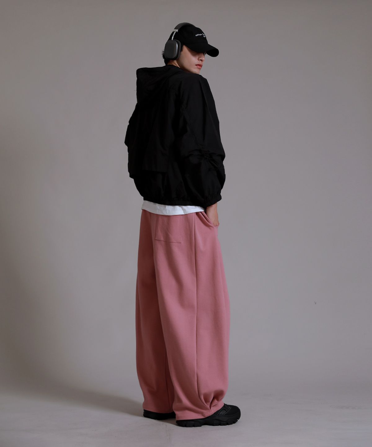 라이크더모스트(LIKE THE MOST) 투 턱 롱사이드 오버 팬츠_인디핑크