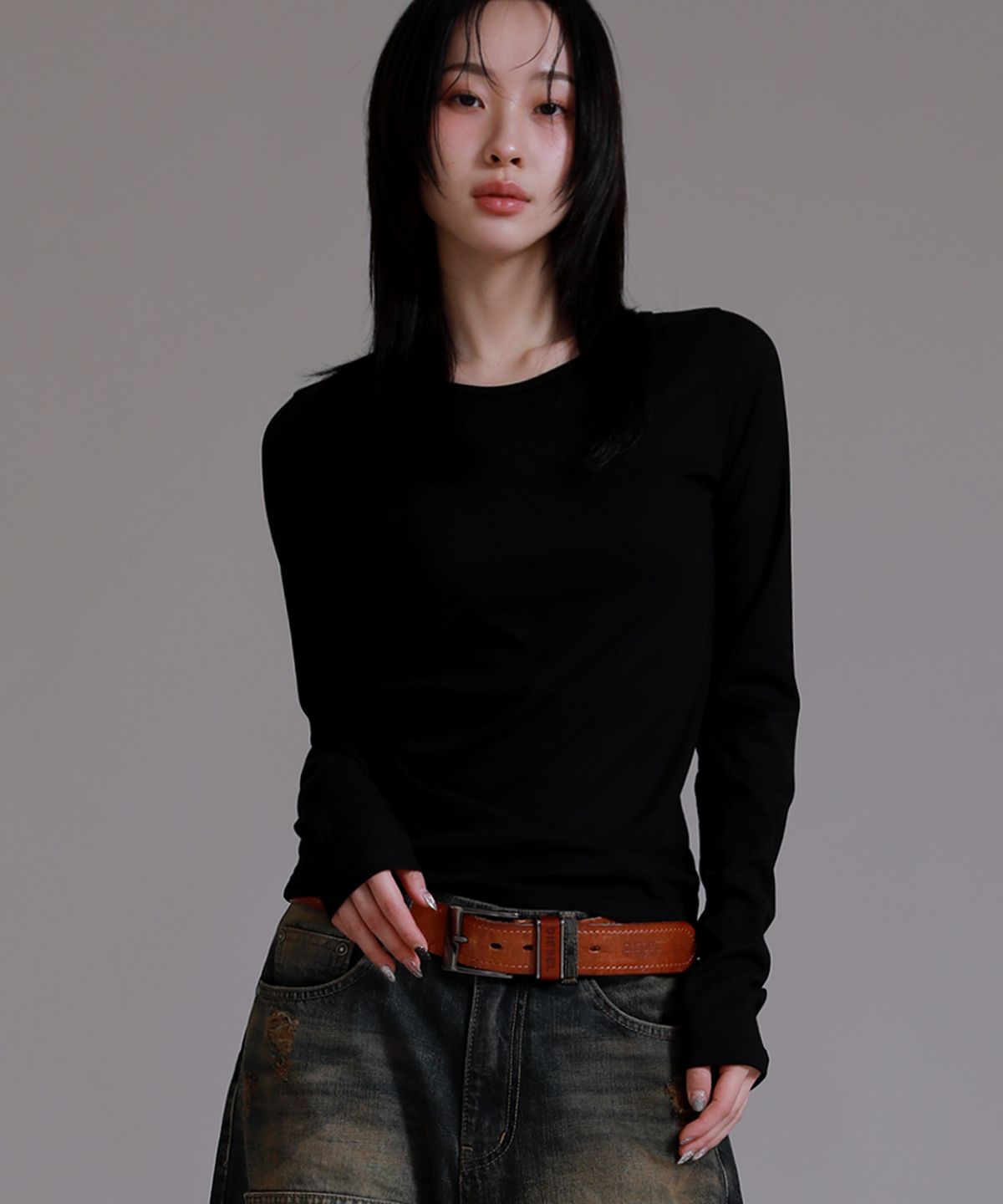 라이크더모스트(LIKE THE MOST) 베이직 라운드 골지 티셔츠_블랙
