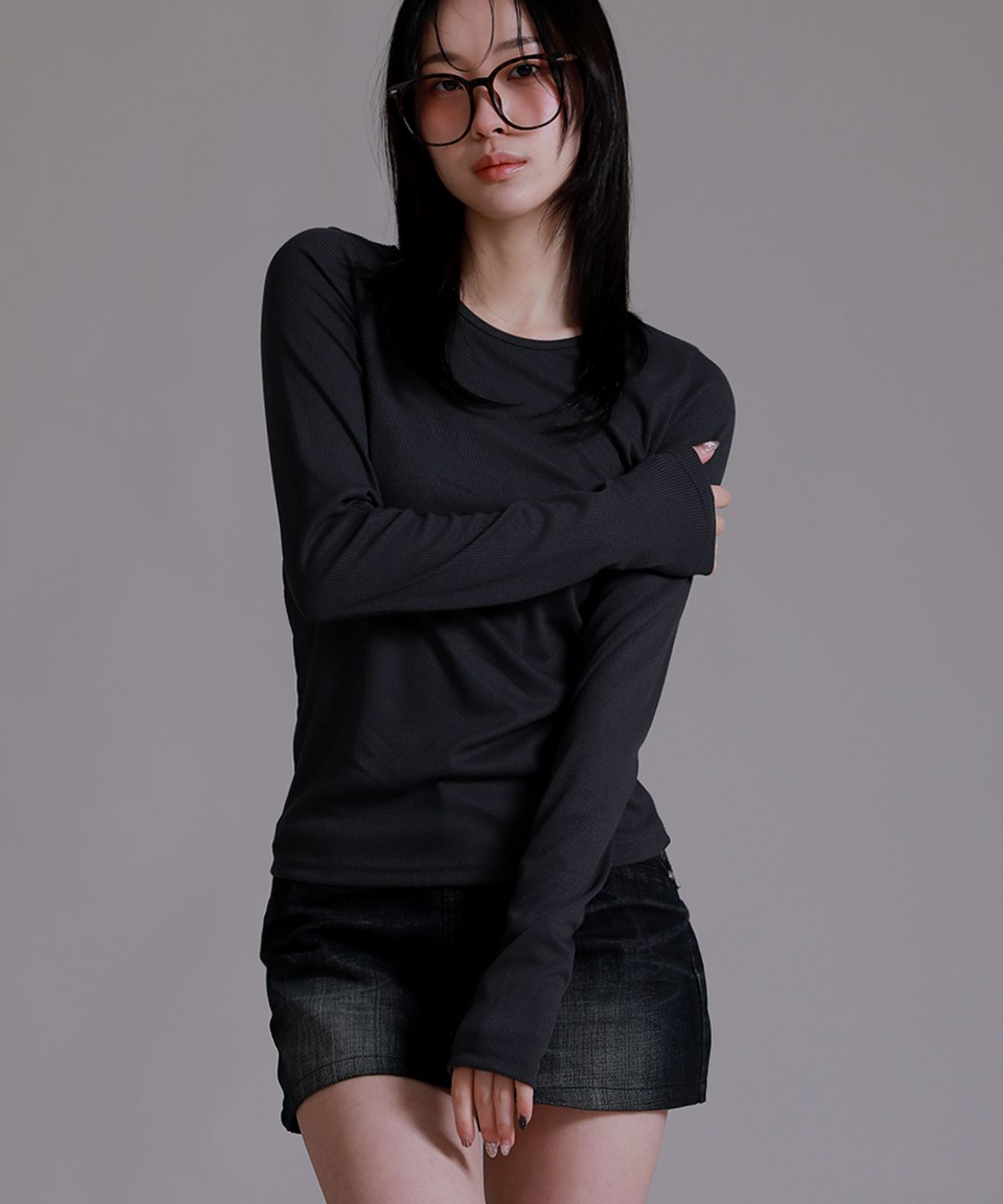 라이크더모스트(LIKE THE MOST) 베이직 라운드 골지 티셔츠_차콜