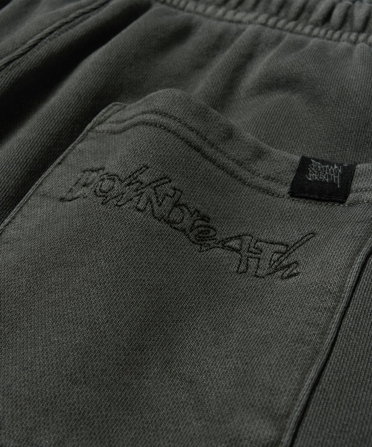 브라운브레스(BROWNBREATH) W MERGE BB PIGMENT LONG PANTS - CHARCOAL