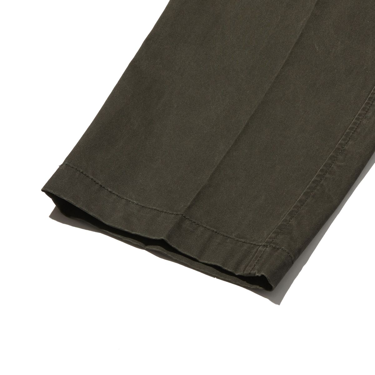 펜필드(PENFIELD) 페이디드 투턱 코튼 치노 올리브_FR1WP21U