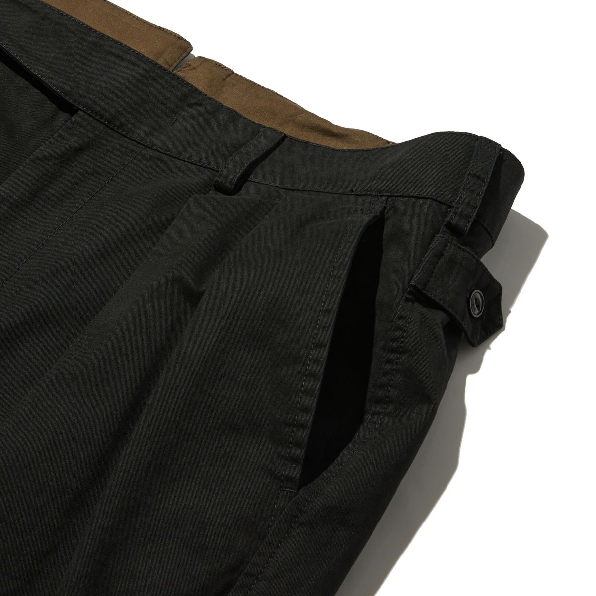 펜필드(PENFIELD) 페이디드 투턱 코튼 치노 블랙_FR1WP22U