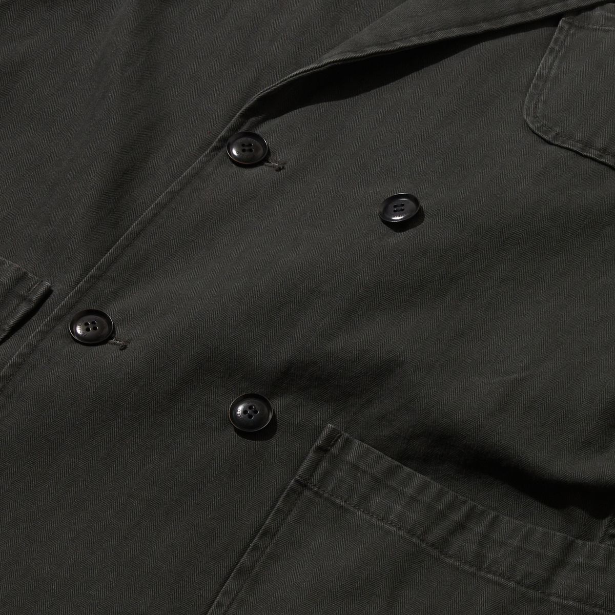펜필드(PENFIELD) 페이디드 코튼 헤링본 더블 브레스티드 자켓 차콜_FR1WJ35U