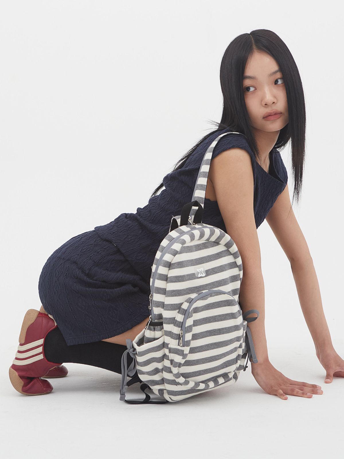 무음(MUWM) 네스트 슬링 백팩 Nest Sling Backpack (Gray Stripe)