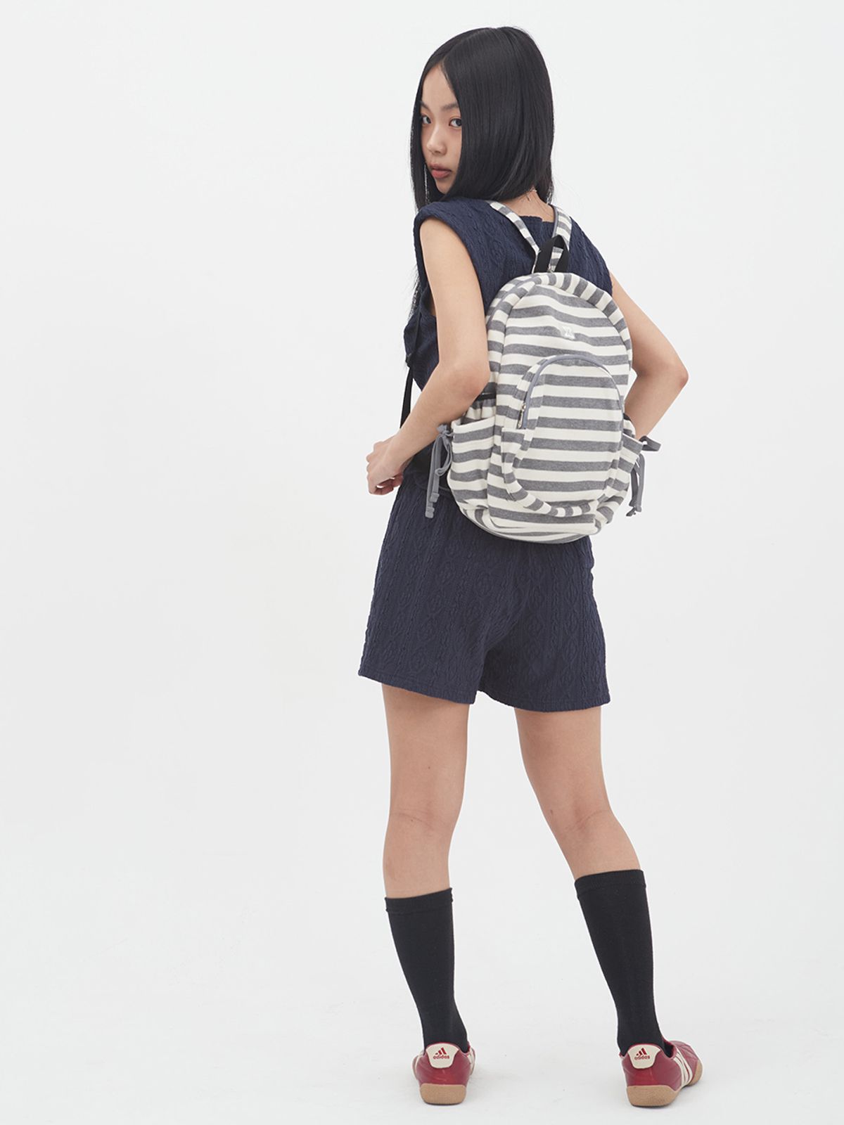 무음(MUWM) 네스트 슬링 백팩 Nest Sling Backpack (Gray Stripe)