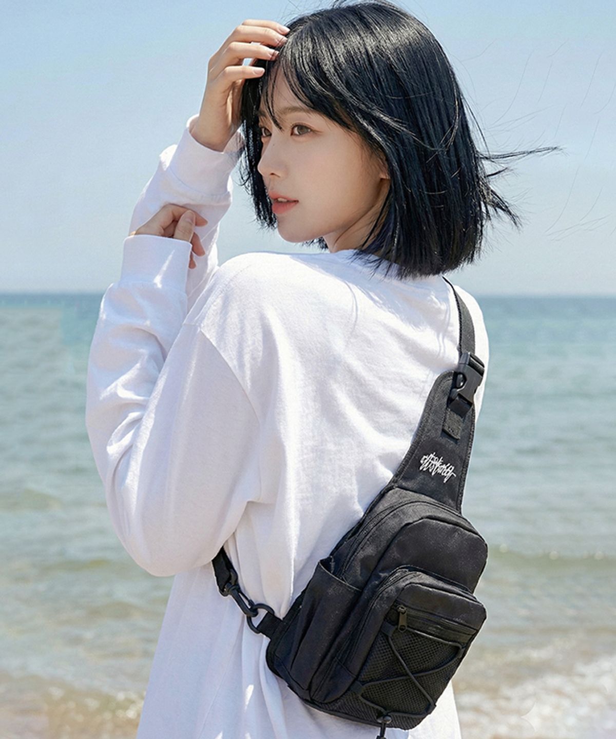 아티스트웨어(ARTISTWEAR) [ATW] 로고 미니 슬링백