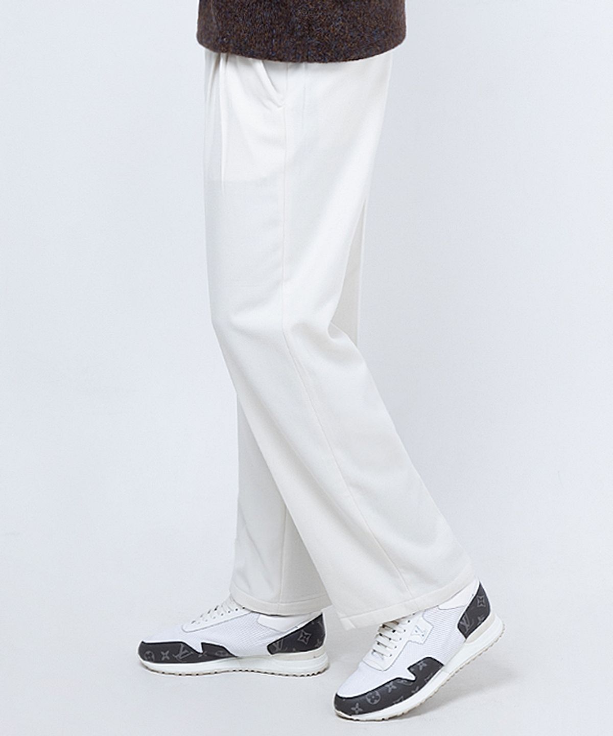 스트라이크(STRIKE) 엘리건트 더블 플리츠 와이드 팬츠 Elegant Double-Pleated Wide Trousers (IVORY)