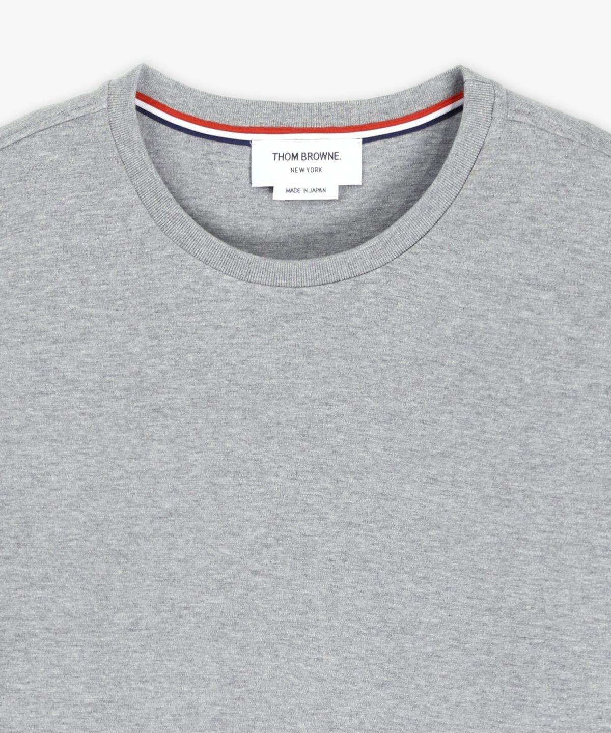 톰 브라운(THOM BROWNE) 럭비 핏 RWB 스트라이프 반소매 티셔츠 - 라이트 그레이 / MJS282AJ0199055