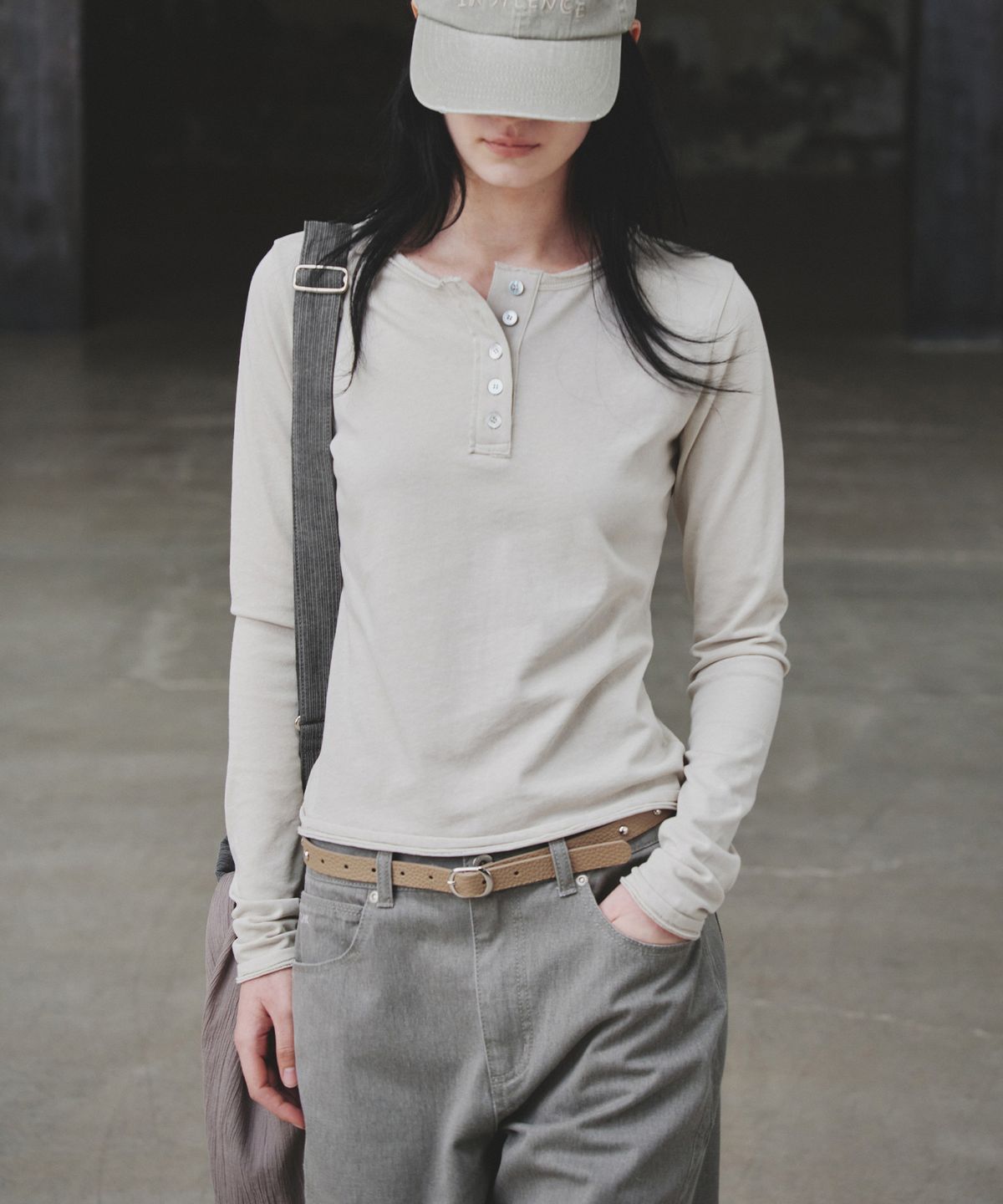 인사일런스 우먼(INSILENCE WOMEN) 스키니 스터드 레더 벨트 BEIGE