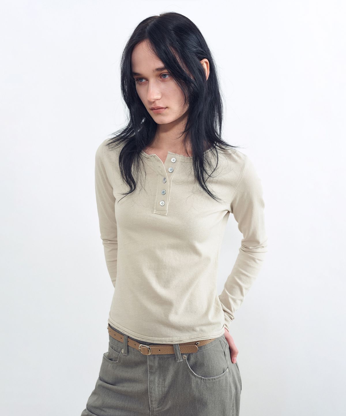 인사일런스 우먼(INSILENCE WOMEN) 스키니 스터드 레더 벨트 BEIGE