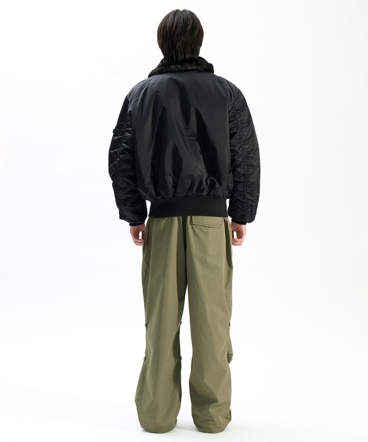 알파 인더스트리(ALPHA INDUSTRIES) B-15 플라이트 자켓 블랙