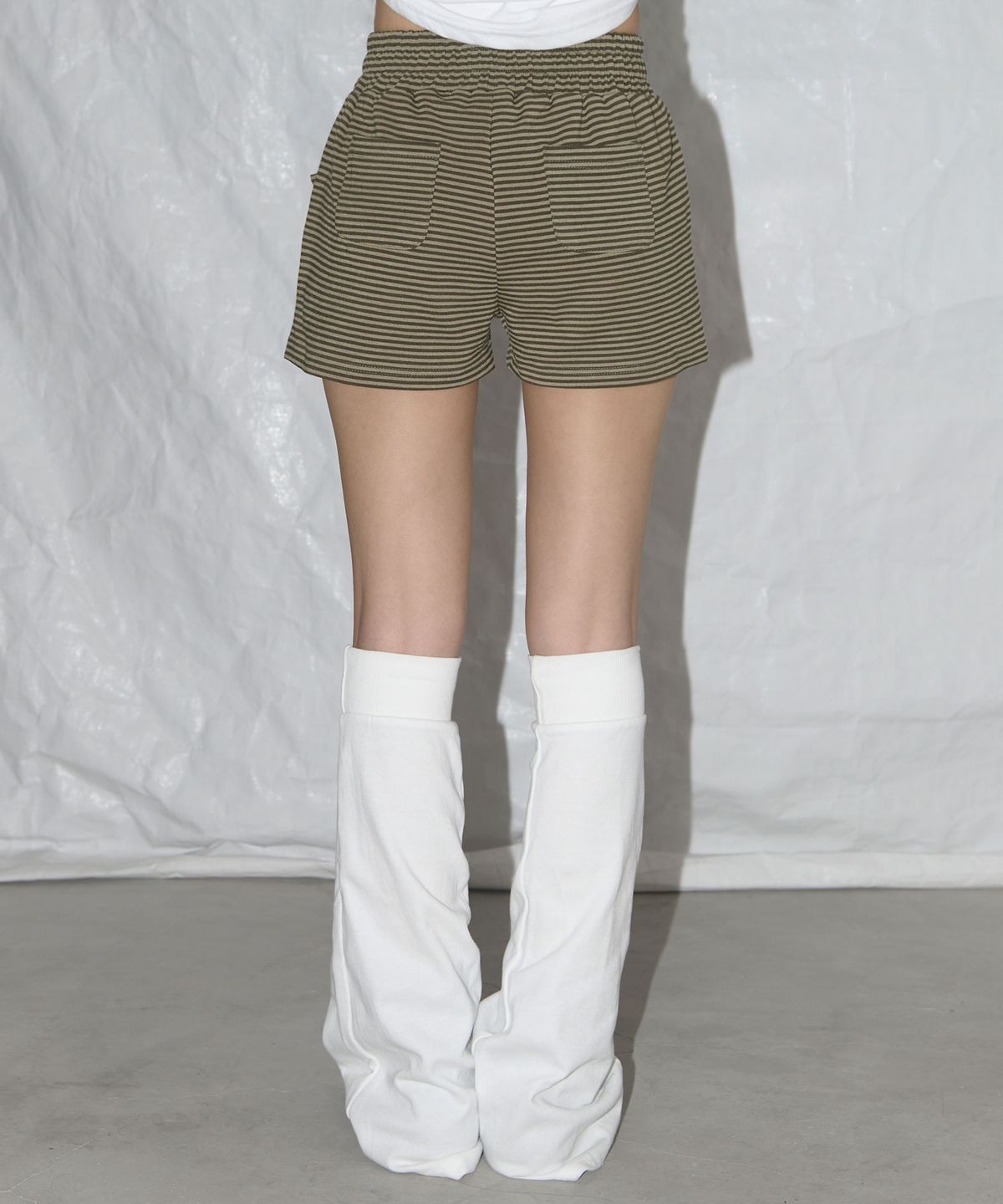 팬시클럽(FANCY CLUB) FY 스트라이프 마이크로 숏팬츠 (KHAKI) F25QD898