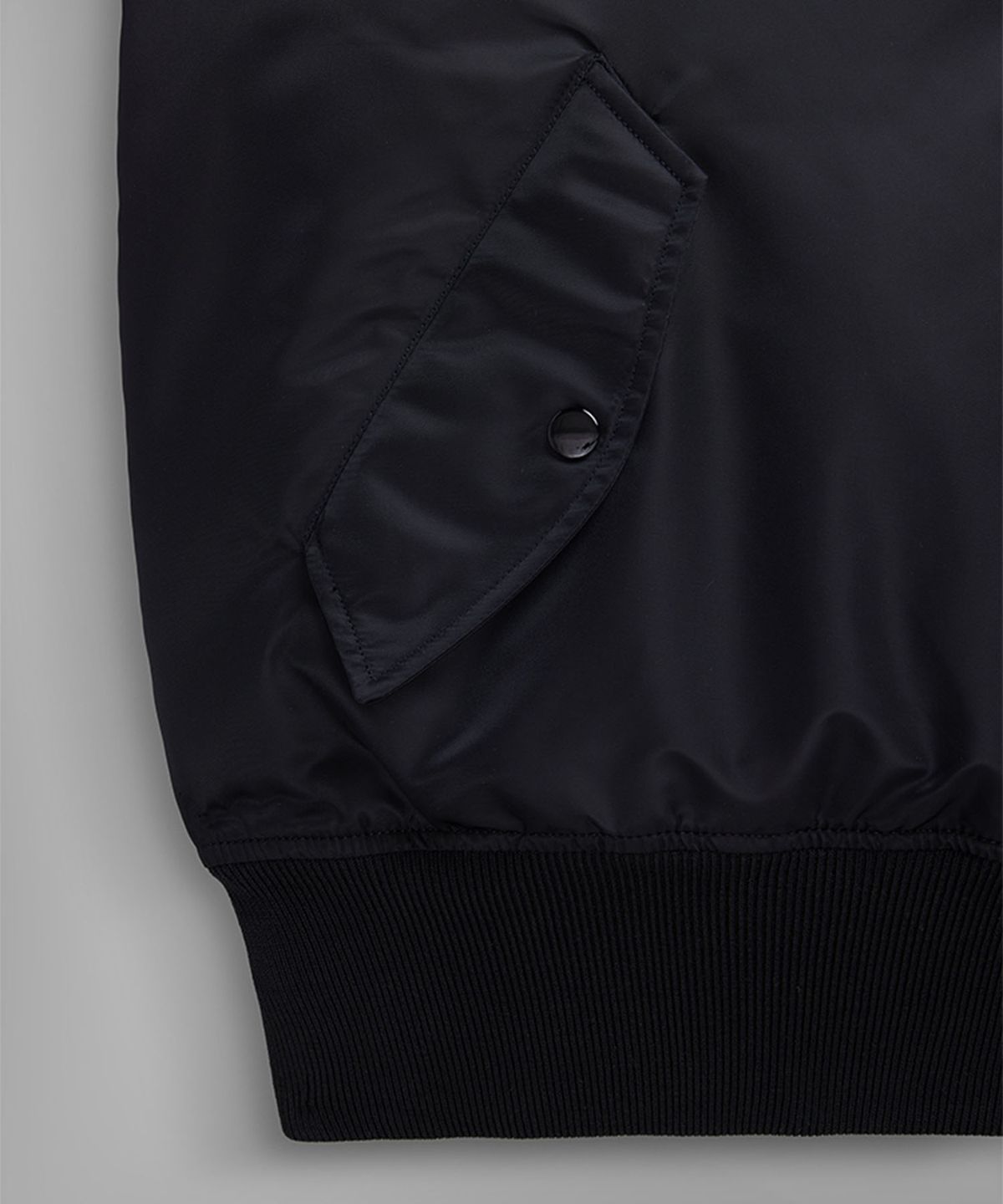 알파 인더스트리(ALPHA INDUSTRIES) 풀 오버 후디드 MA-1 블랙