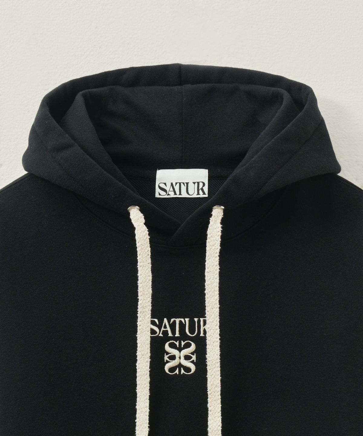 세터(SATUR) (W) 아페로 포켓 크롭 후드 티셔츠 블랙