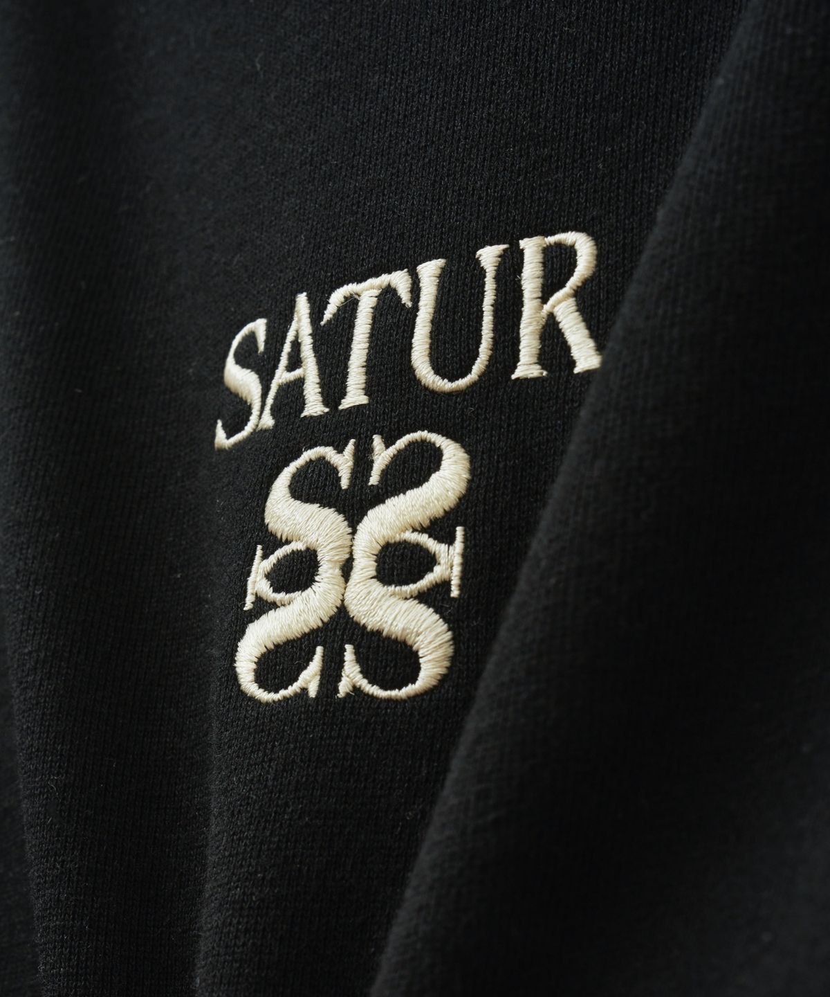 세터(SATUR) (W) 아페로 포켓 크롭 후드 티셔츠 블랙