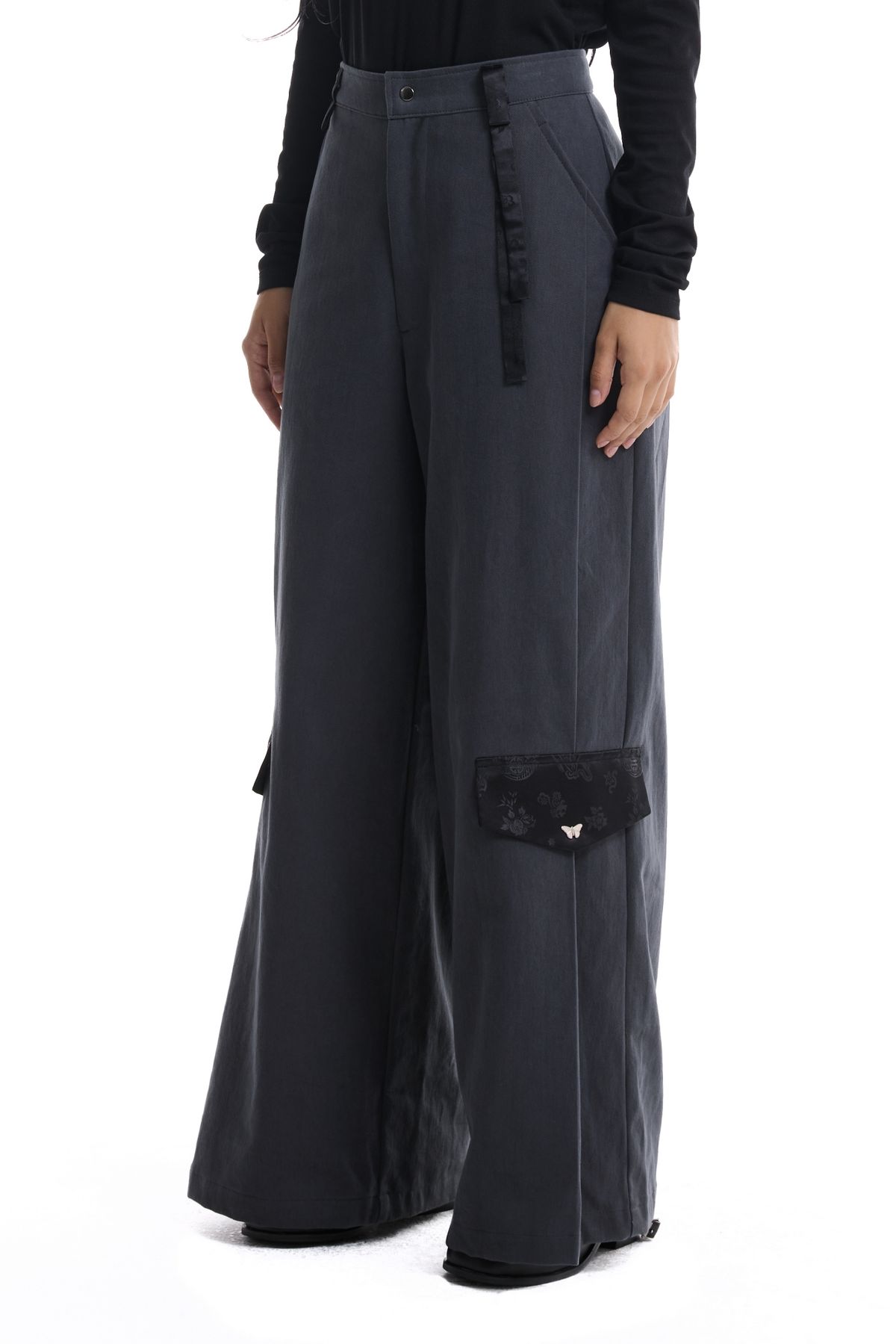 칠 하나 투 구육(71TO96) Daenggi Cargo Pants (Charcoal)