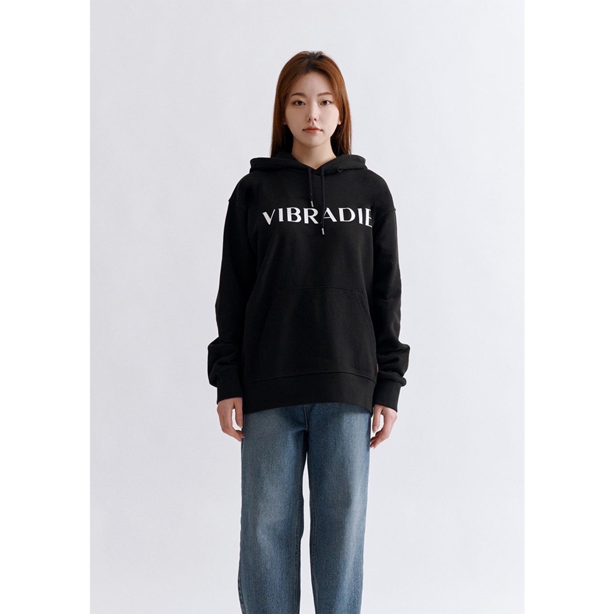 바이브라디(VIBRADIE) VB 여성 로고 블랙 후드티