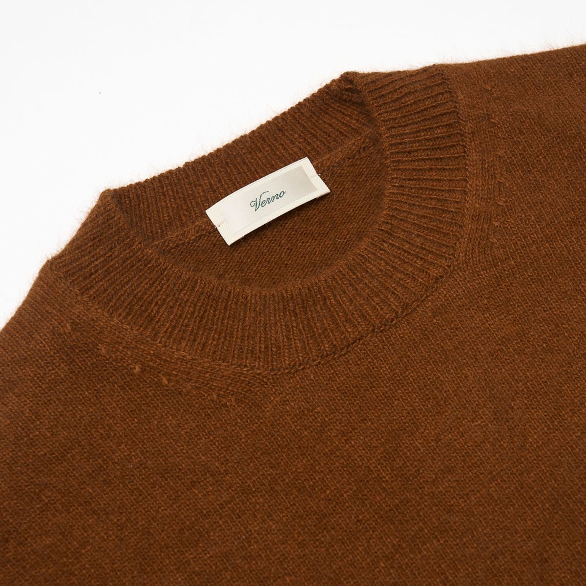 베르노(VERNO) 24FW Fox Crew-neck Knit Camel