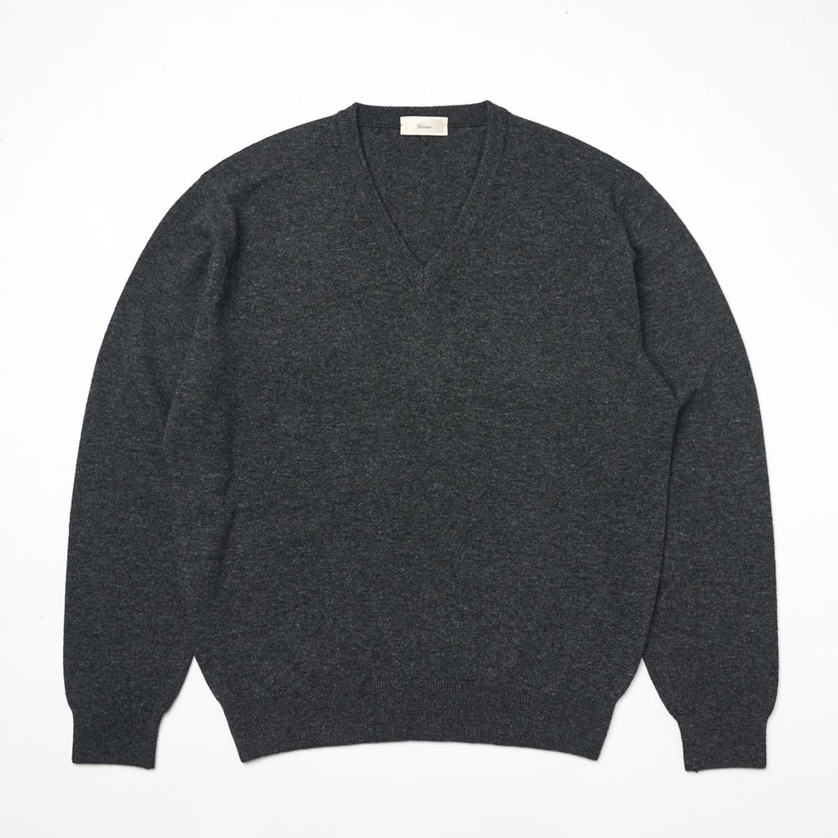 베르노(VERNO) 24FW V-neck Knit Charcoal